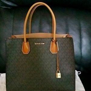 Michael Kors tote